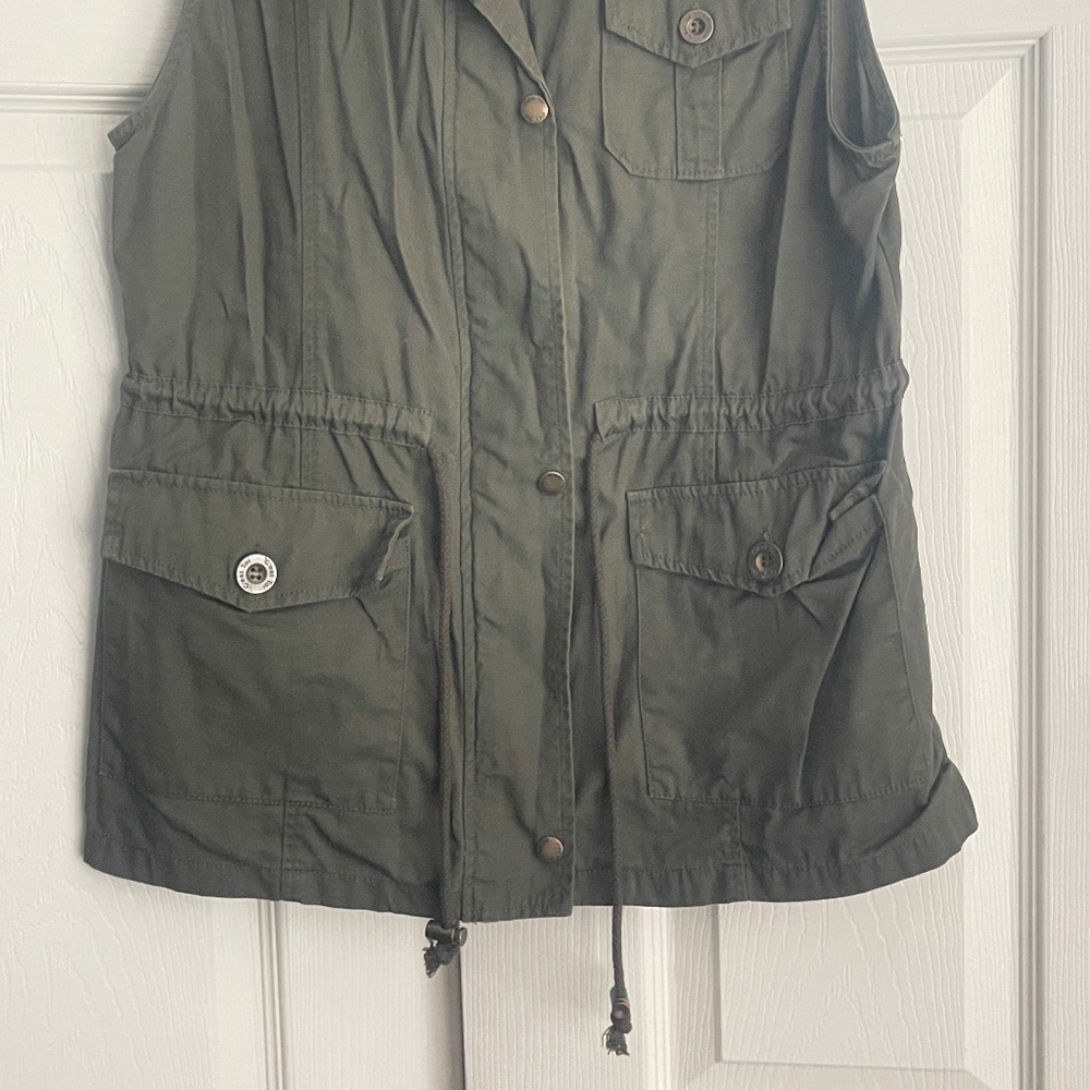 C'estToi women's olive green Utility Style Long Vest - Size M. #410 - Picture 3 of 13